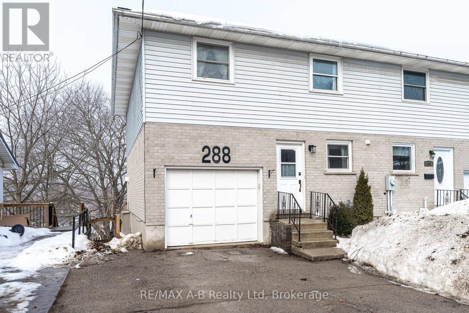 288 Church Street S, St. Marys, Ontario N4X 1B9 - Photo 2 - X12797474