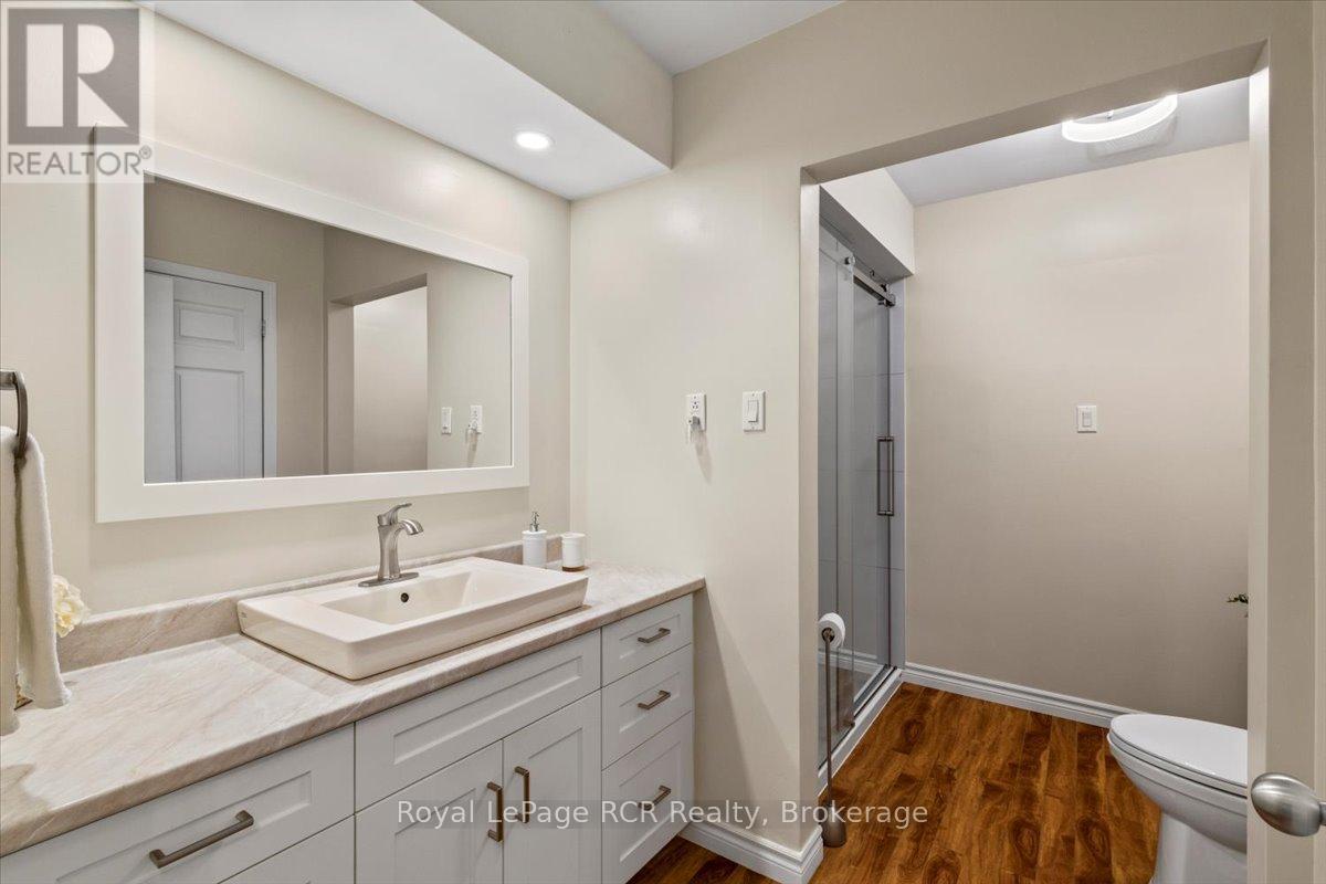 382 3rd Street, Hanover, Ontario  N4N 1B3 - Photo 12 - X12797492