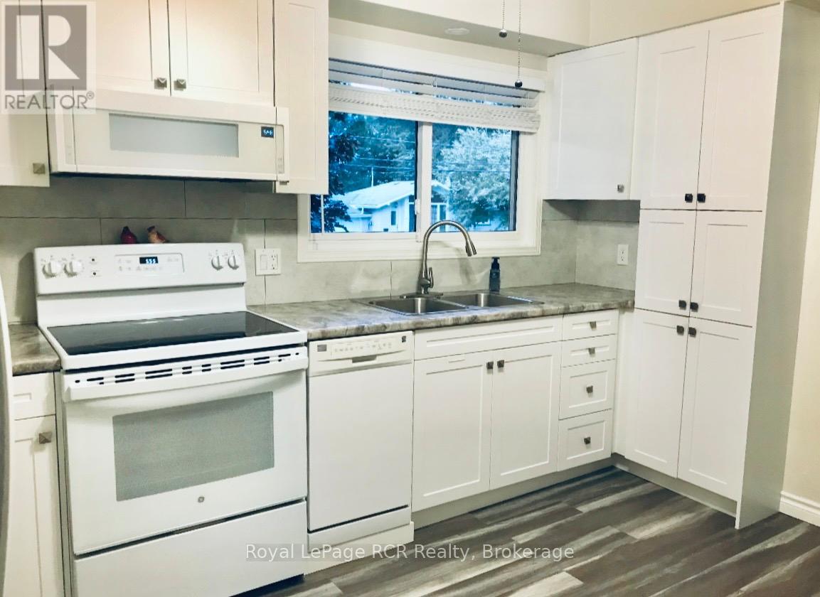 382 3rd Street, Hanover, Ontario  N4N 1B3 - Photo 28 - X12797492