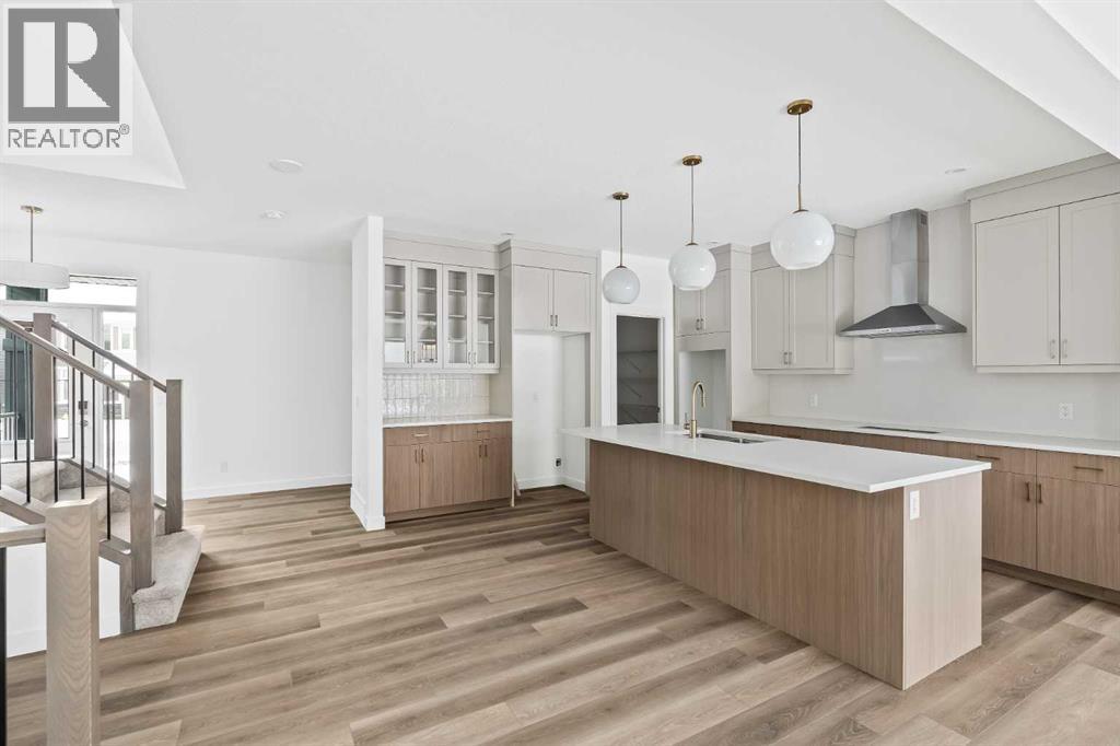 438 Lucas Way Nw, Calgary, Alberta  T3P 2E8 - Photo 9 - A2274868