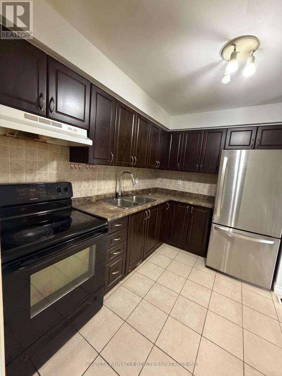 45 - 30 Clarendon Crescent, London South, Ontario  N6C 5Y2 - Photo 4 - X12797340