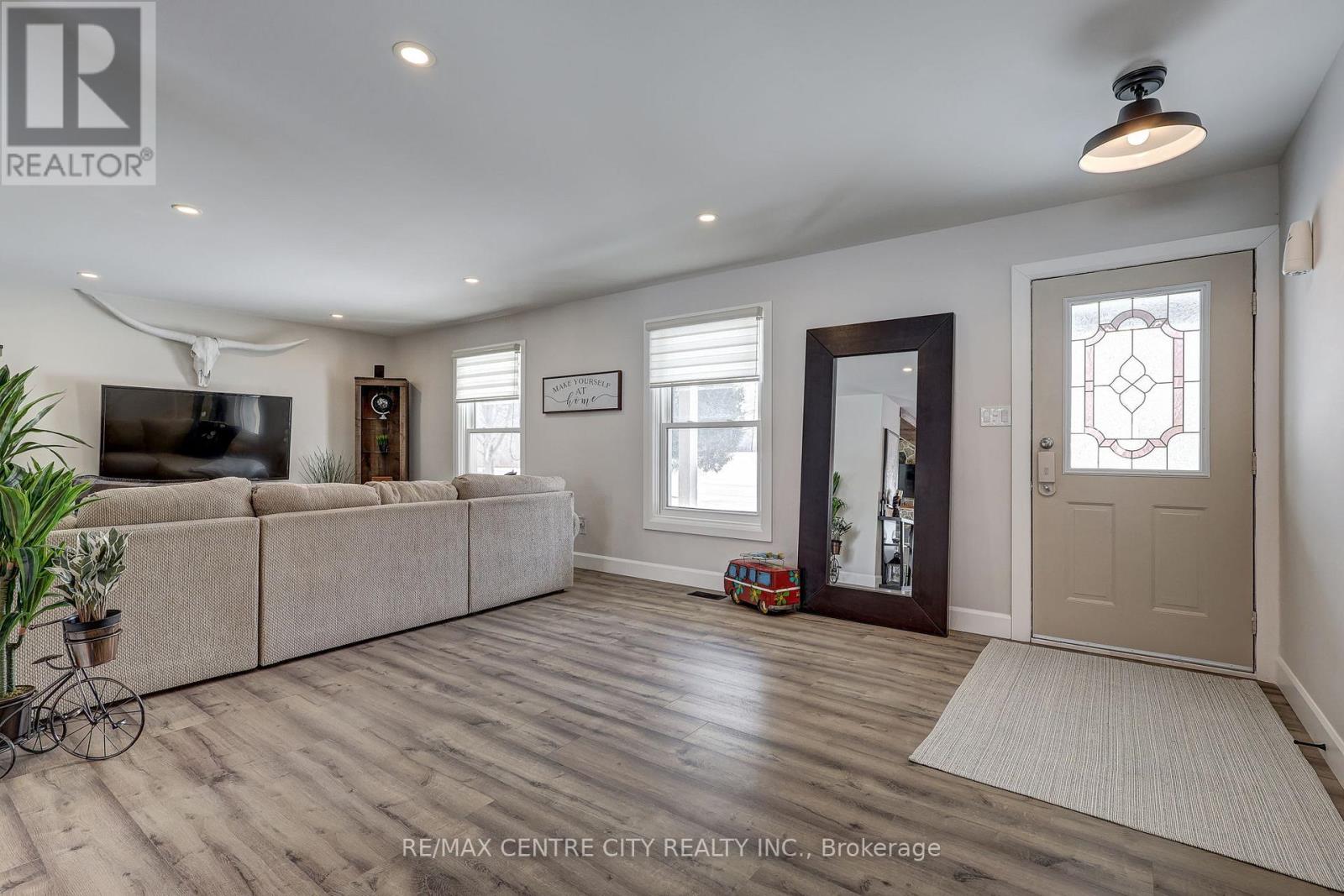 5978 Sunset Road, Central Elgin, Ontario  N0L 2L0 - Photo 12 - X12797420