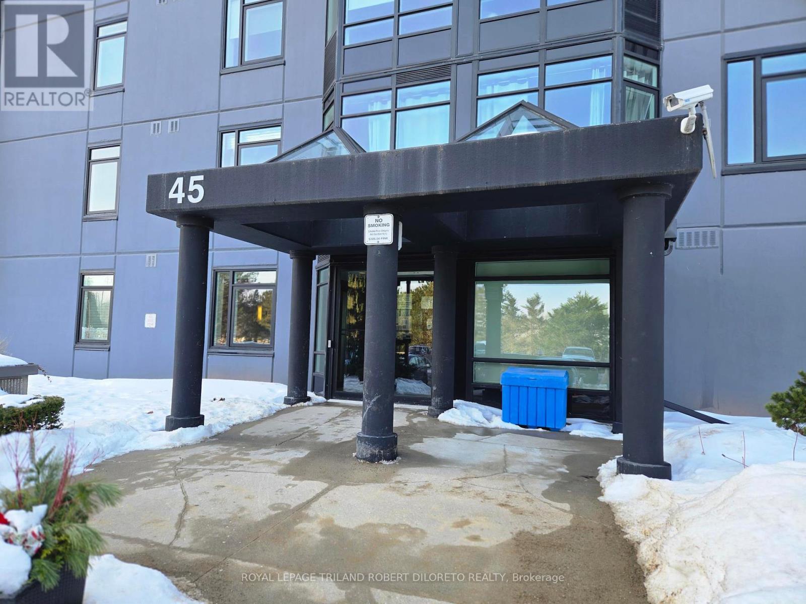 205 - 45 Pond Mills Road, London South, Ontario  N5Z 4W5 - Photo 4 - X12797432