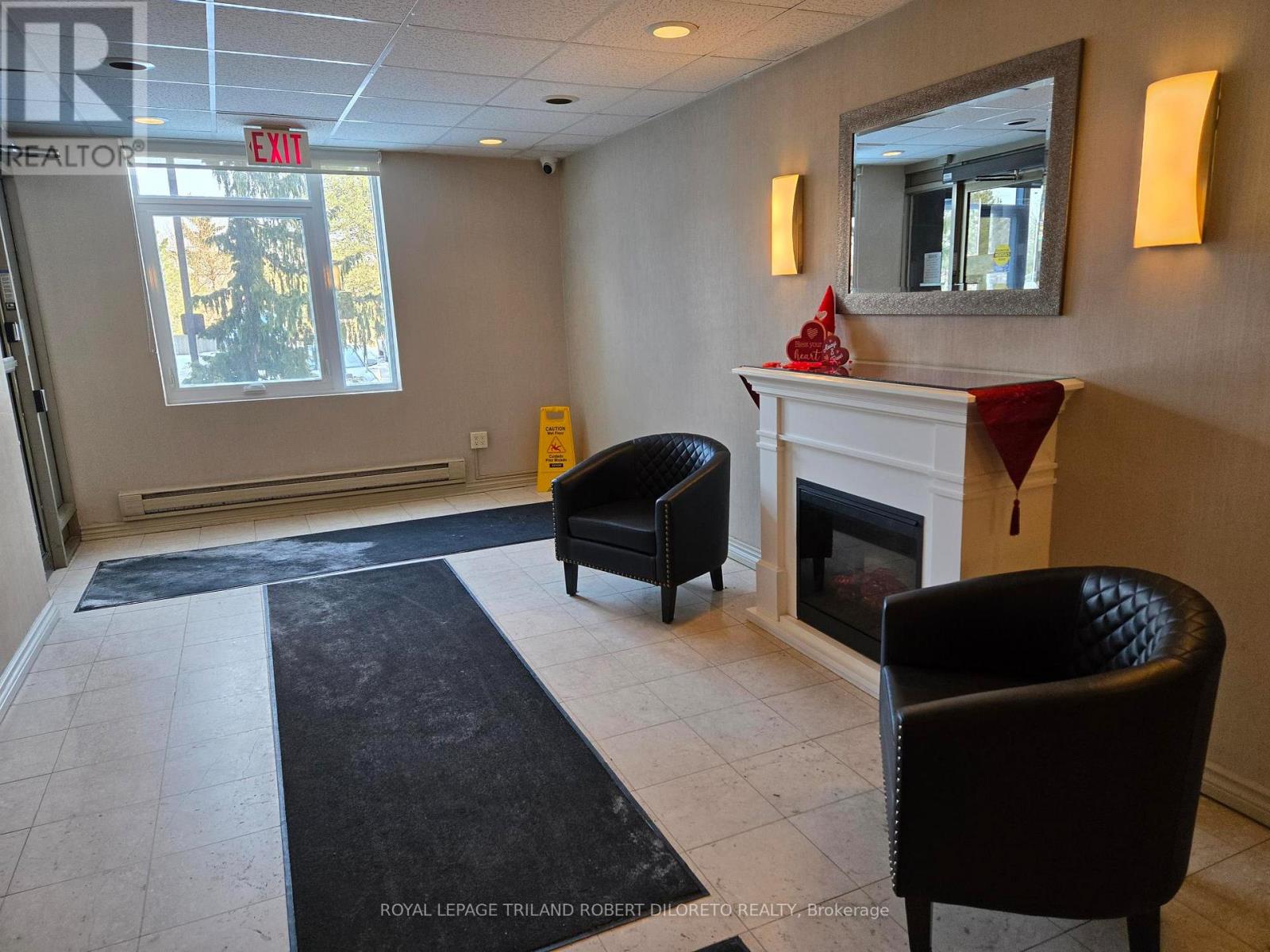 205 - 45 Pond Mills Road, London South, Ontario  N5Z 4W5 - Photo 5 - X12797432