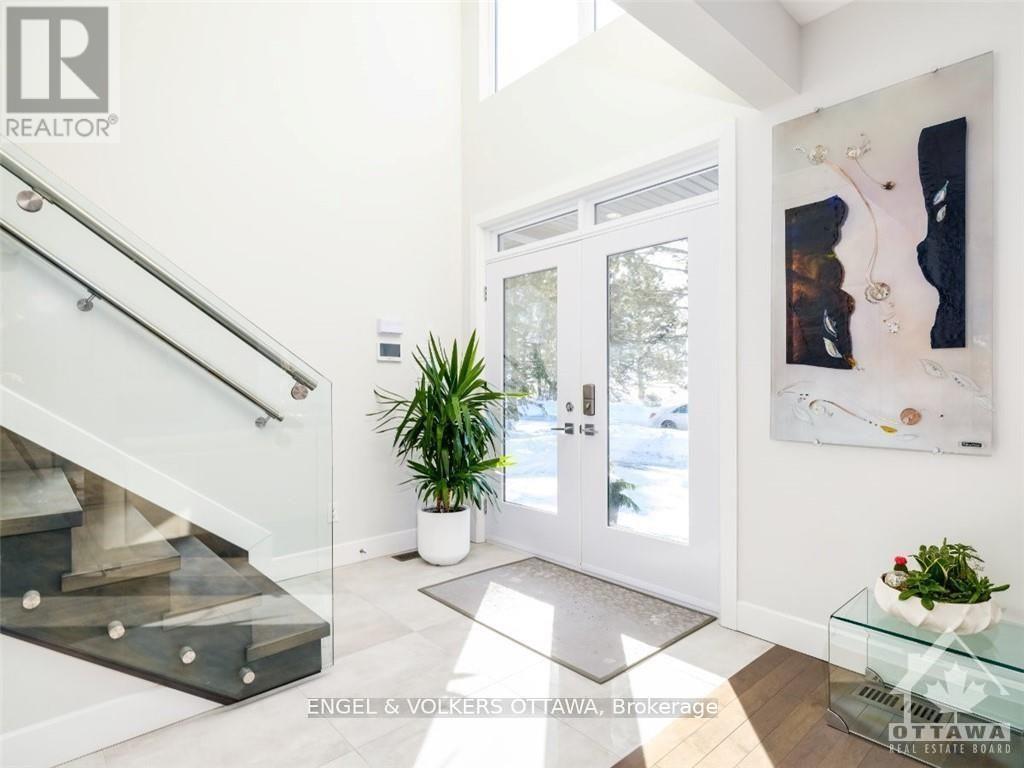 615 Island Park Crescent, Ottawa, Ontario  K1Y 3P4 - Photo 2 - X12797454