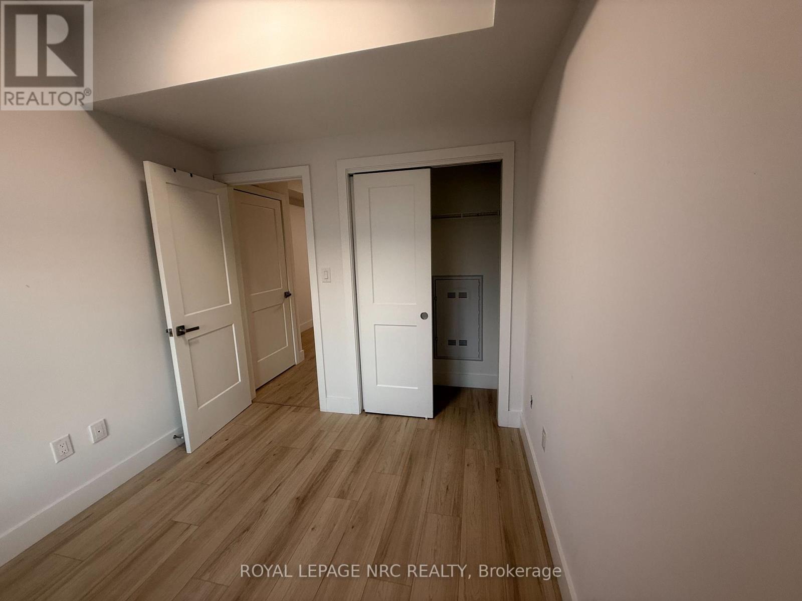 207 - 7277 Wilson Crescent, Niagara Falls, Ontario  L2G 4R8 - Photo 4 - X12797516