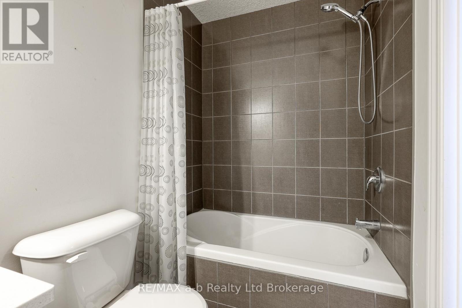 1160 Caen Avenue, Woodstock, Ontario  N4T 0G3 - Photo 19 - X12797480