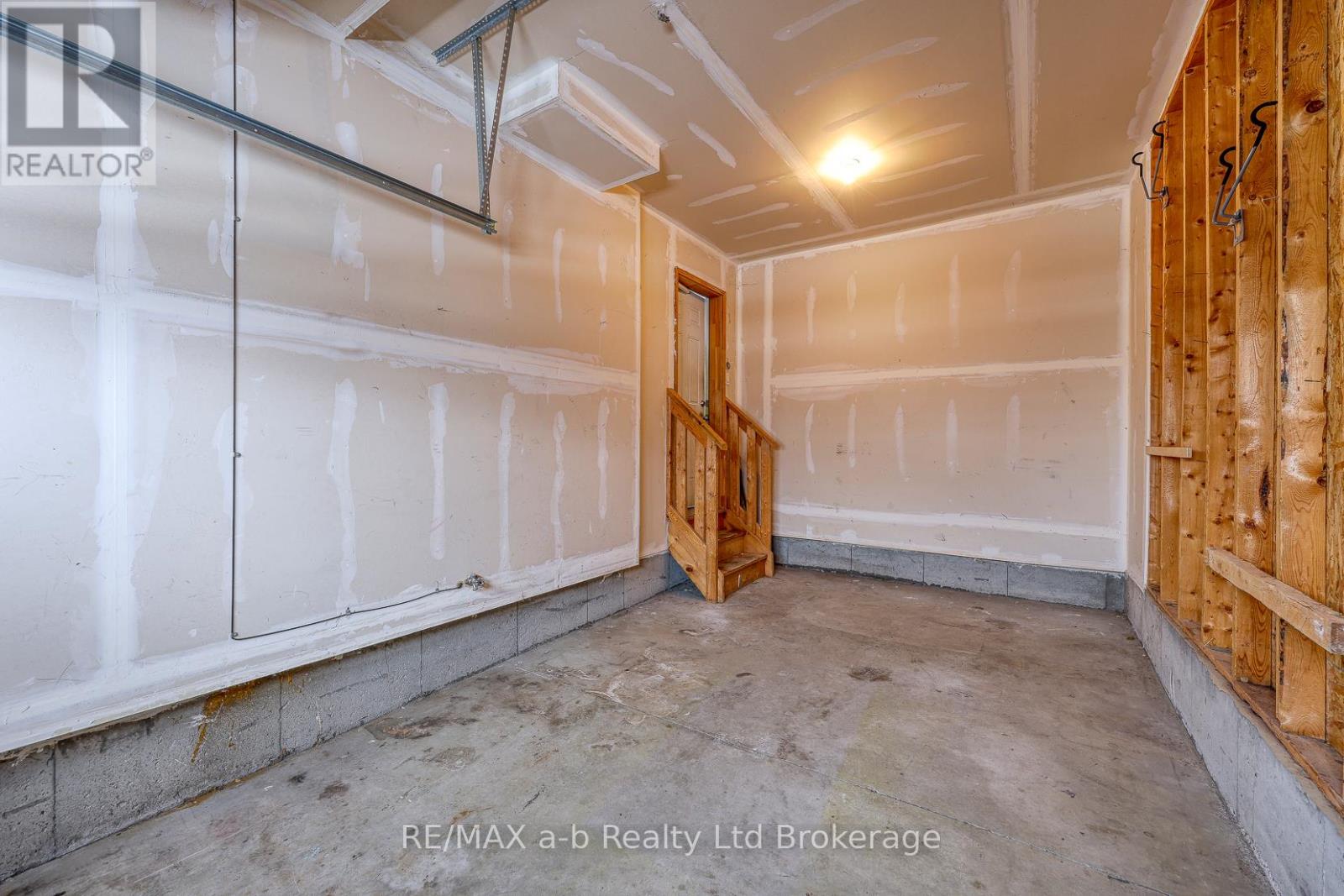 1160 Caen Avenue, Woodstock, Ontario  N4T 0G3 - Photo 30 - X12797480