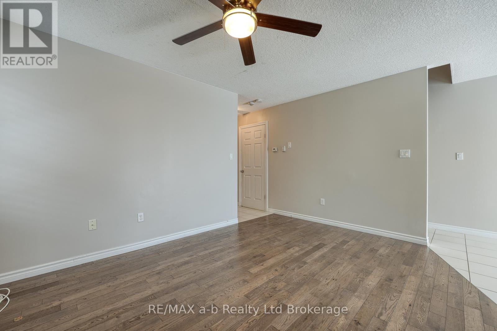 1160 Caen Avenue, Woodstock, Ontario  N4T 0G3 - Photo 4 - X12797480