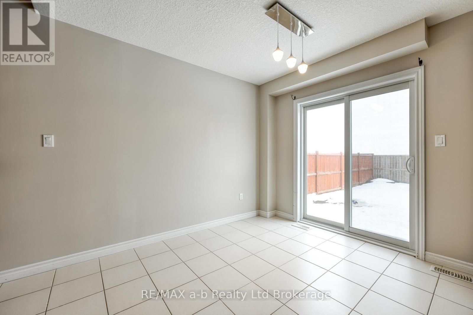 1160 Caen Avenue, Woodstock, Ontario  N4T 0G3 - Photo 5 - X12797480