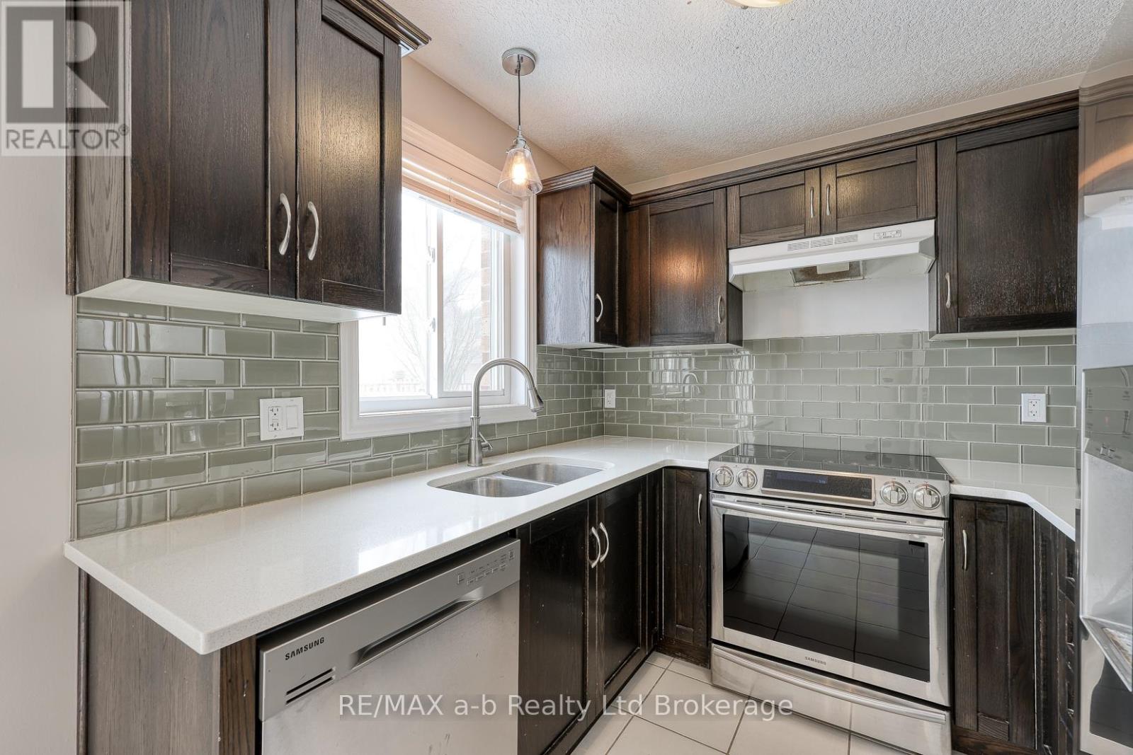 1160 Caen Avenue, Woodstock, Ontario  N4T 0G3 - Photo 8 - X12797480