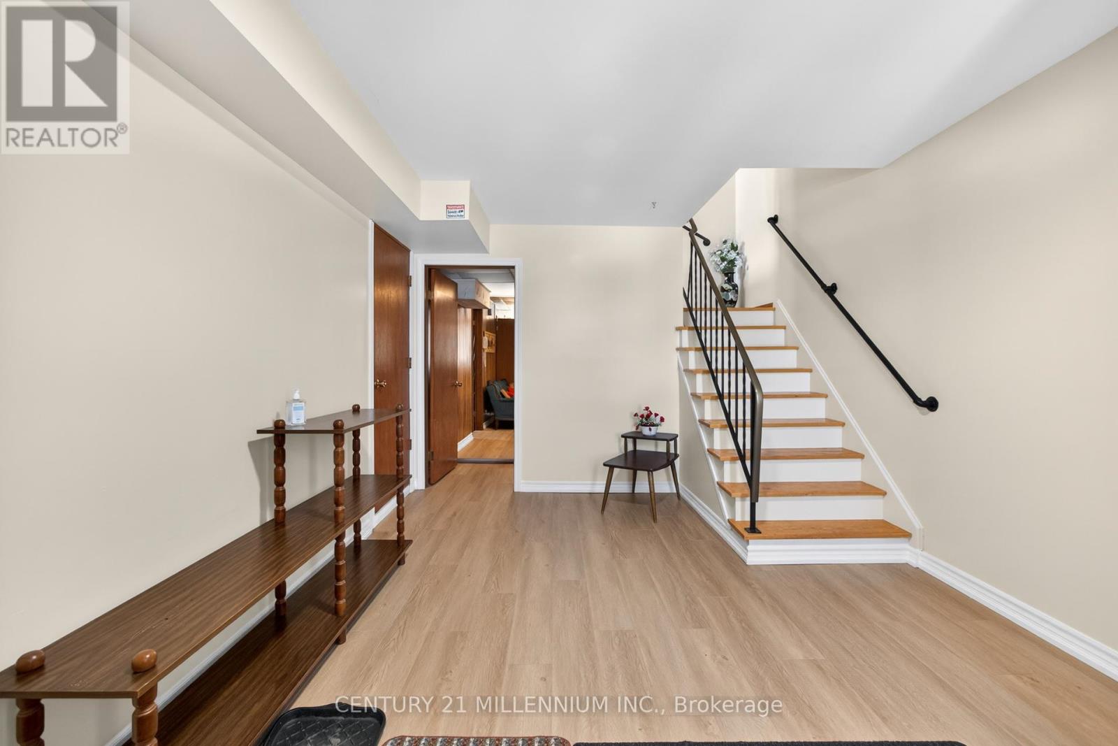 96 Shadeland Crescent, Kitchener, Ontario  N2M 2H9 - Photo 4 - X12794178