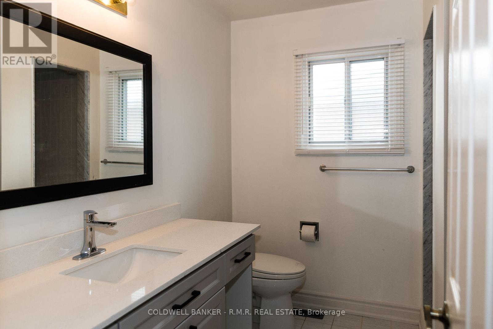 11 Foster Crescent, Whitby, Ontario  L1R 1W1 - Photo 12 - E12797368