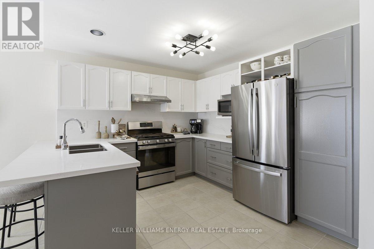 1533 Greenvalley Trail, Oshawa, Ontario L1K 2N6 - Photo 6 - E12797464