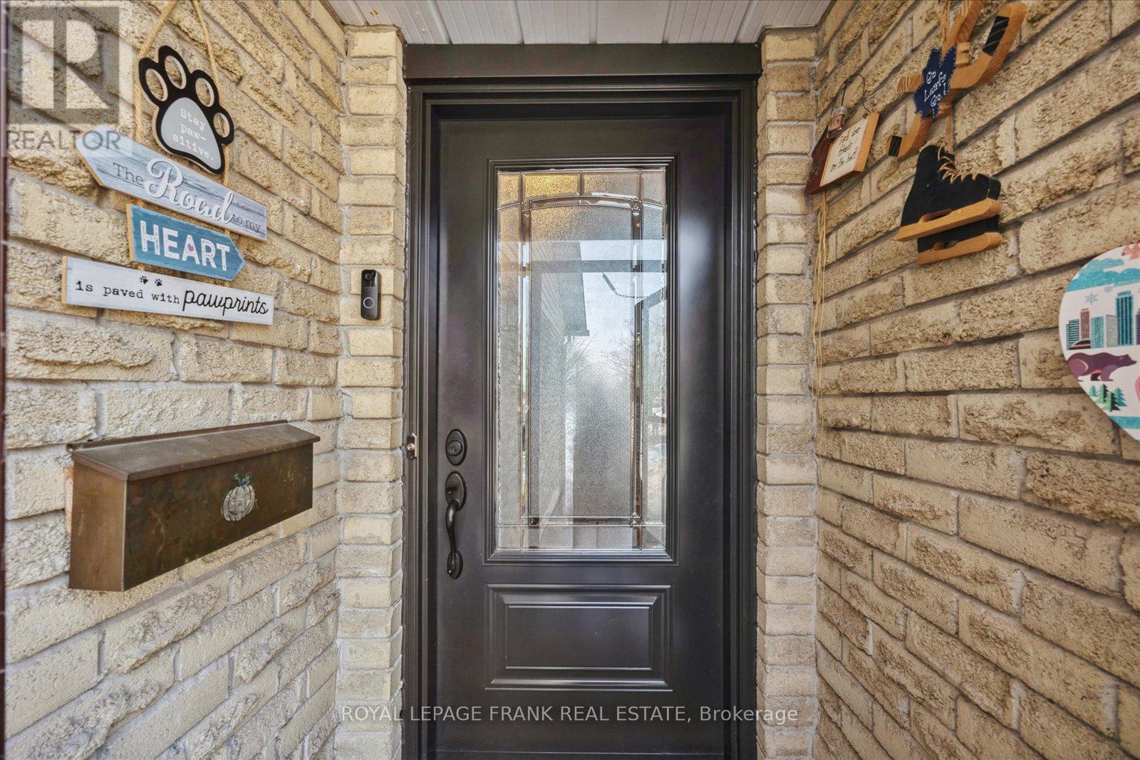 386 Prince Of Wales Drive, Whitby (Blue Grass Meadows), Ontario  L1N 6M9 - Photo 4 - E12797524