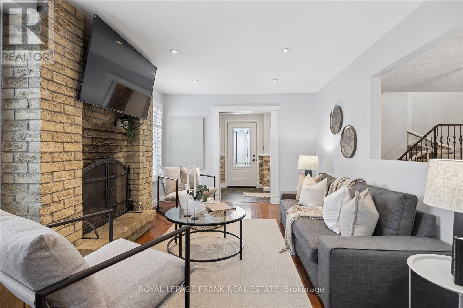 386 Prince Of Wales Drive, Whitby (Blue Grass Meadows), Ontario  L1N 6M9 - Photo 6 - E12797524