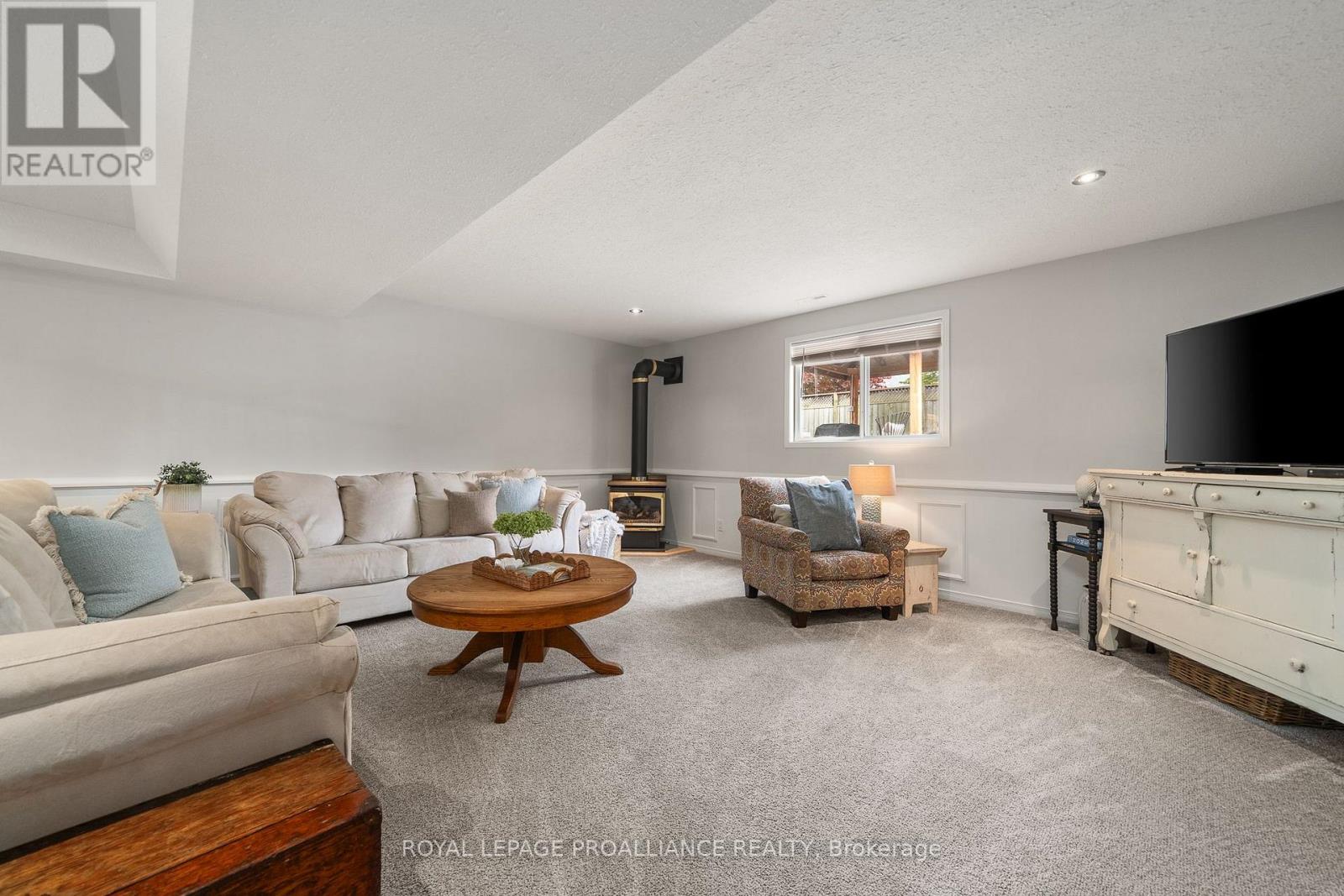 9 Spruce Gardens, Belleville, Ontario  K8N 5W3 - Photo 22 - X12797344