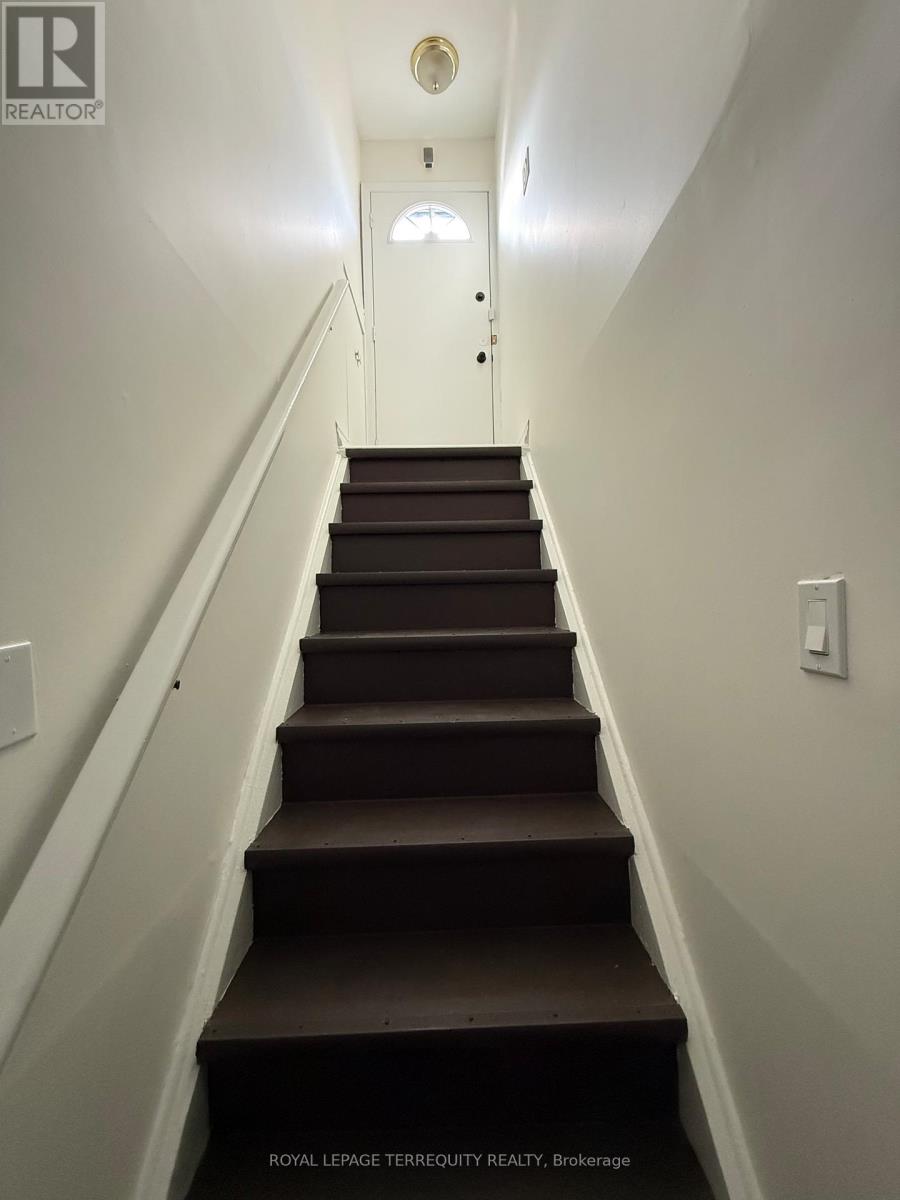 5 Rochelle Crescent, Toronto, Ontario  M2J 1Y3 - Photo 5 - C12792392