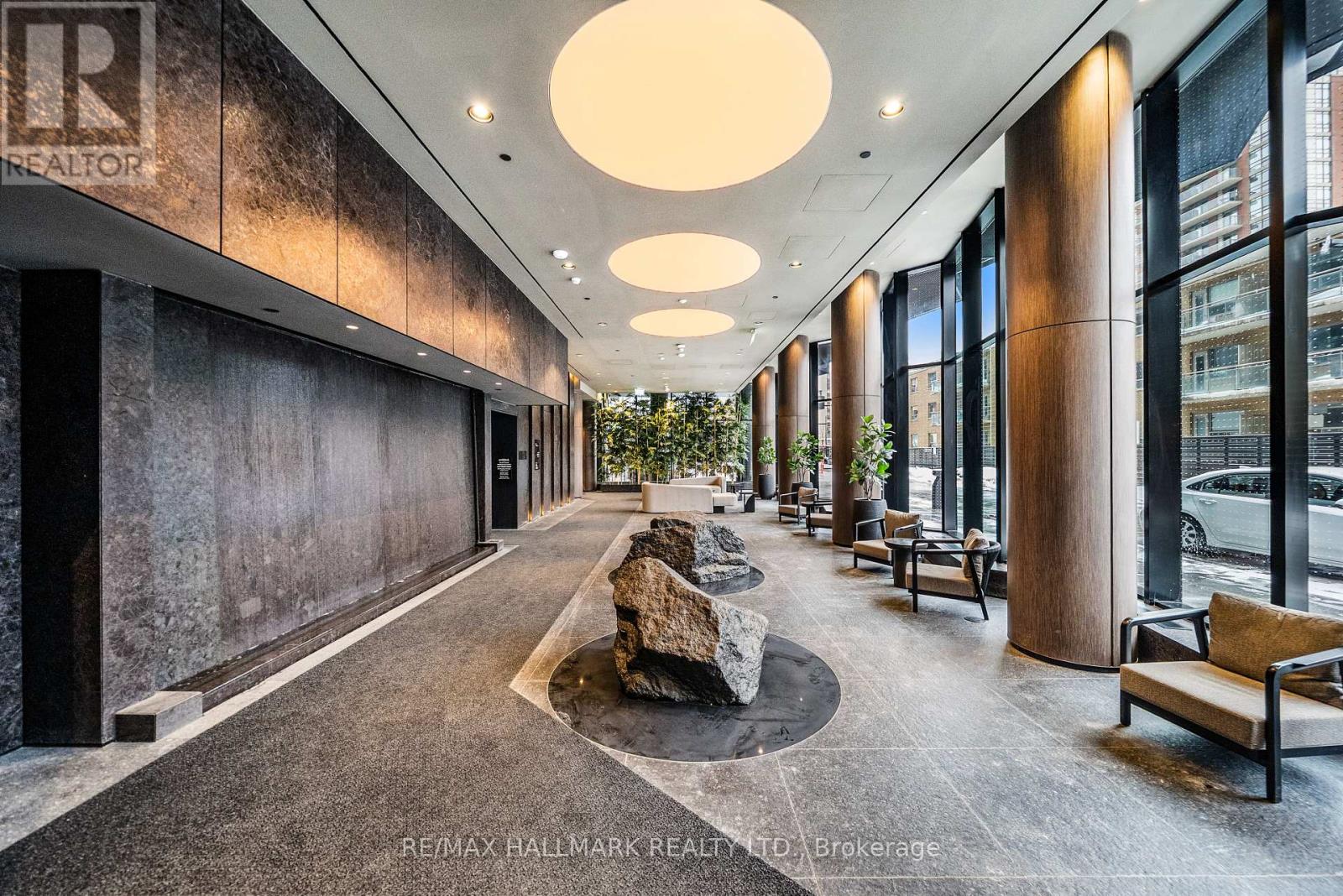 1903 - 110 Broadway Avenue, Toronto (Mount Pleasant West), Ontario  M4P 1V7 - Photo 2 - C12797380