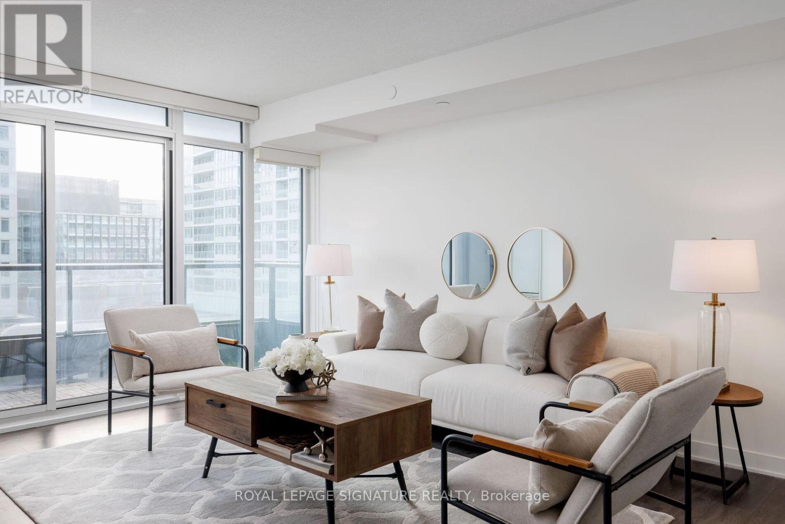 712 - 70 Queens Wharf Road, Toronto, Ontario M5V 0J2 - Photo 2 - C12797382