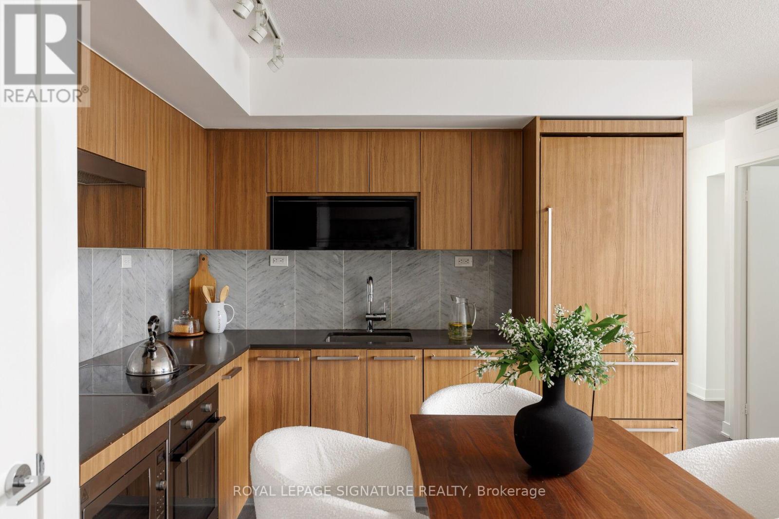 712 - 70 Queens Wharf Road, Toronto, Ontario M5V 0J2 - Photo 8 - C12797382