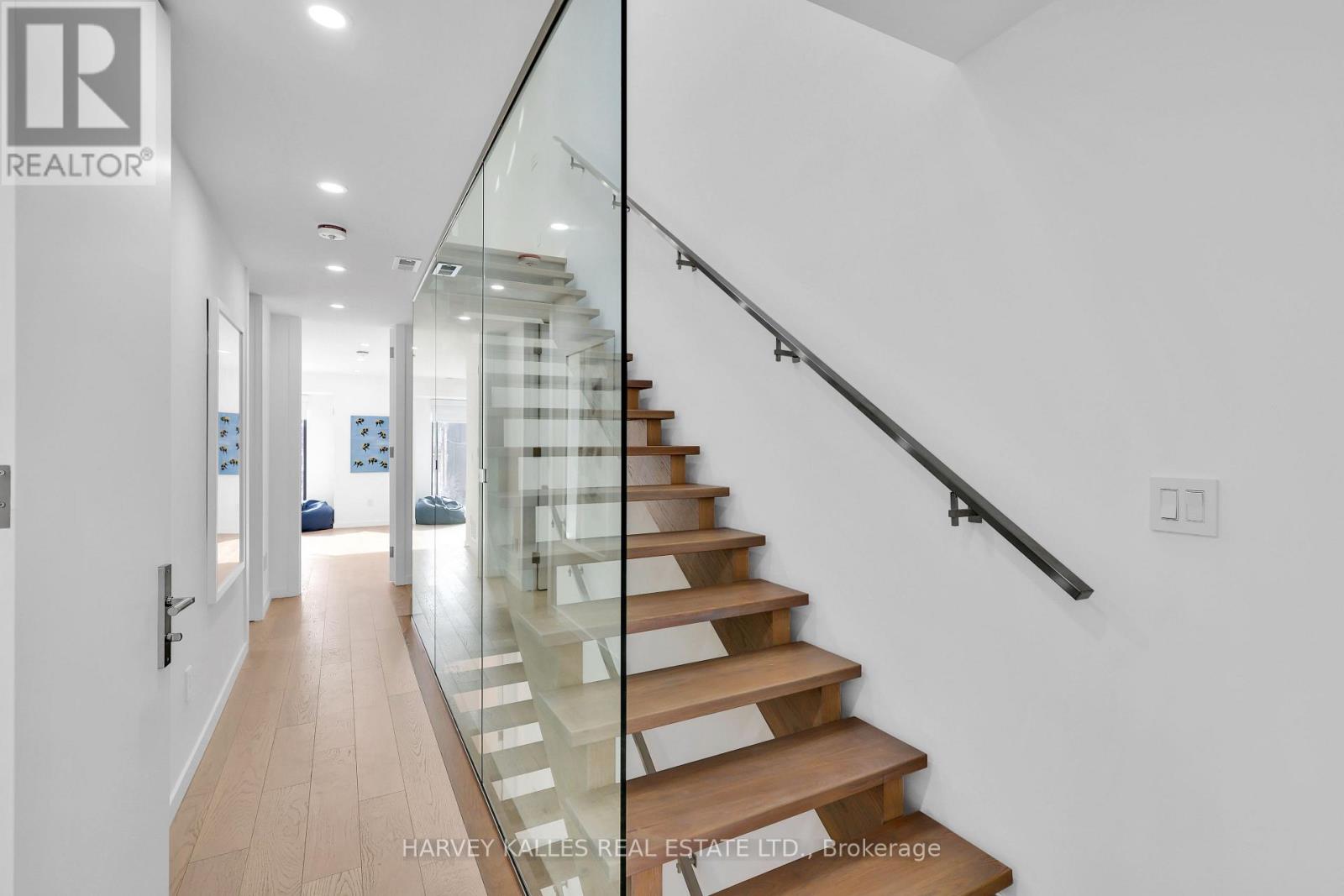 223 Wychwood Avenue, Toronto, Ontario  M6C 2T5 - Photo 18 - C12797506