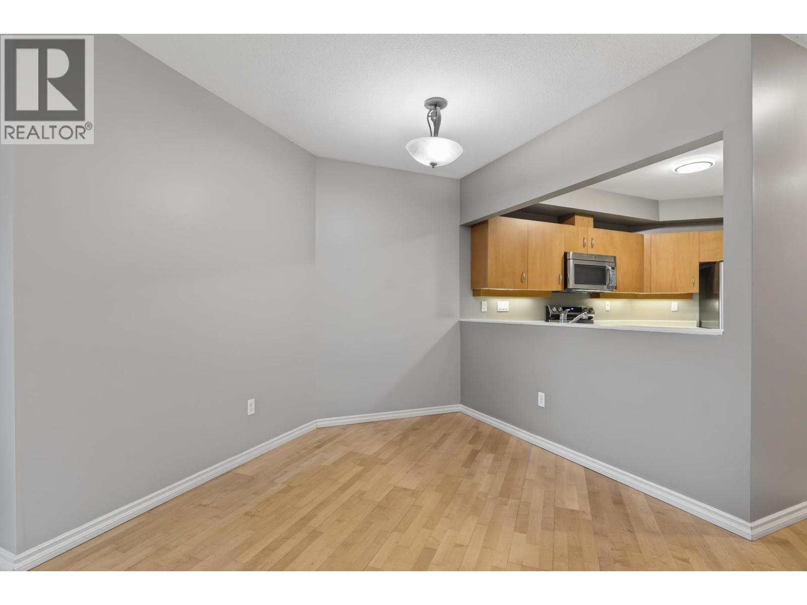 103 108 W Esplanade, North Vancouver, British Columbia  V7M 3M8 - Photo 7 - R3090977