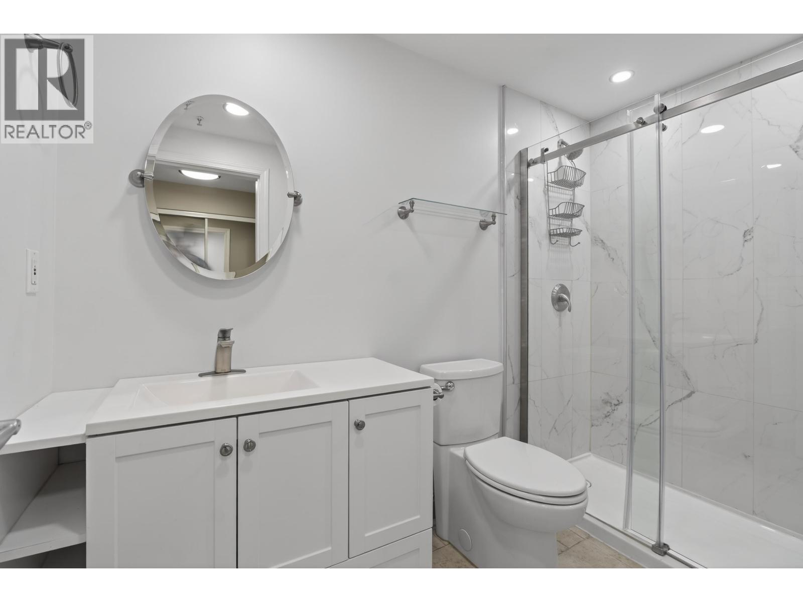 103 108 W Esplanade, North Vancouver, British Columbia  V7M 3M8 - Photo 4 - R3090977