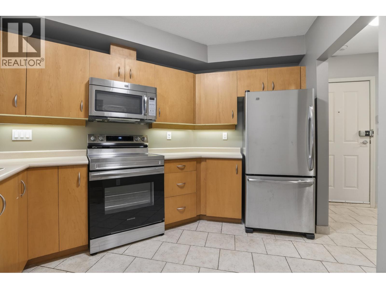 103 108 W Esplanade, North Vancouver, British Columbia  V7M 3M8 - Photo 6 - R3090977