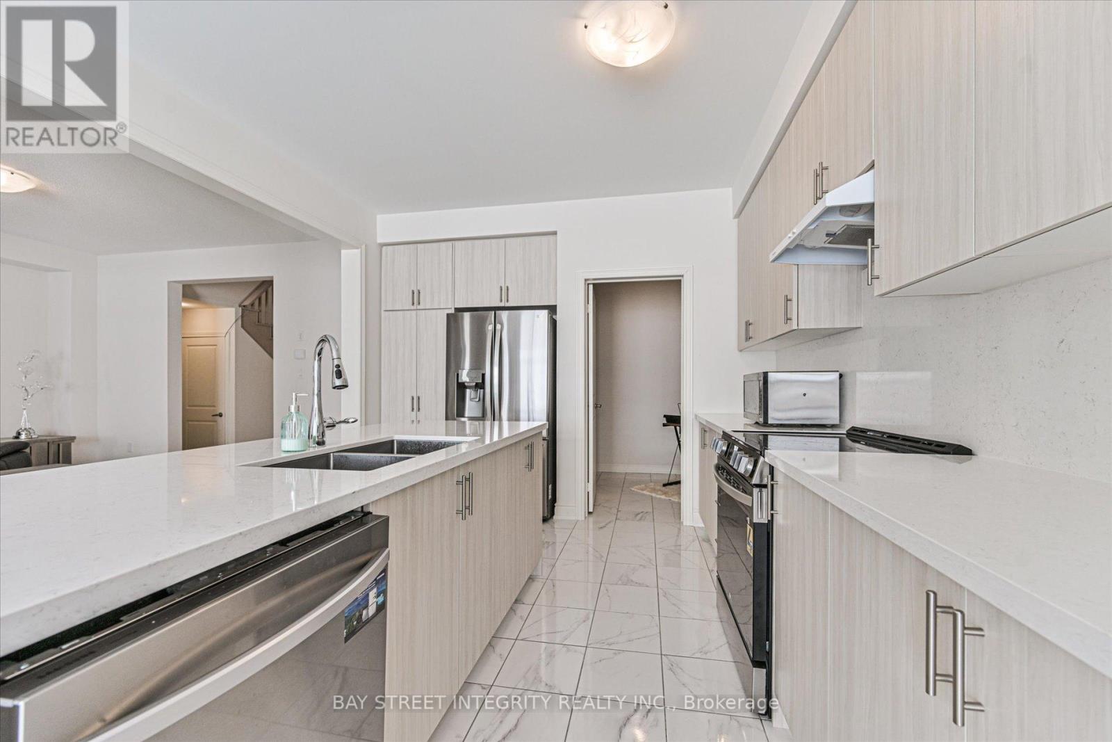 1452 Wheatcroft Drive, Oshawa, Ontario  L1L 0W5 - Photo 11 - E12797482