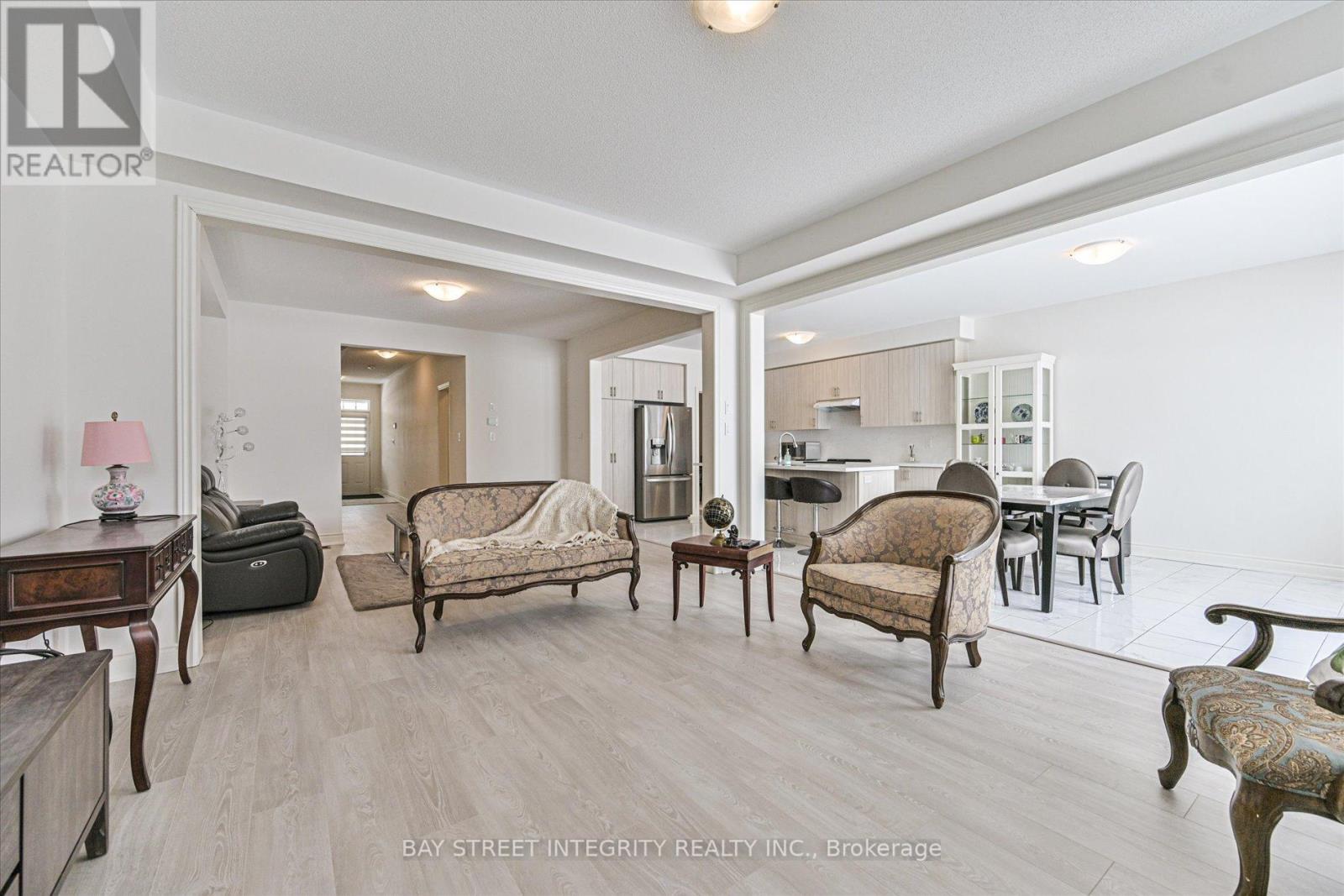 1452 Wheatcroft Drive, Oshawa, Ontario  L1L 0W5 - Photo 8 - E12797482