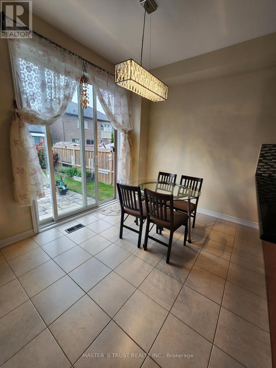 53 Kidd Street, Bradford West Gwillimbury (Bradford), Ontario  L3Z 0V5 - Photo 8 - N12797334