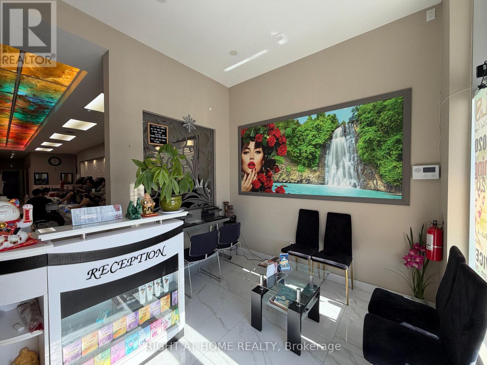 C3 - 115 First Commerce Drive, Aurora, Ontario  L4G 0G2 - Photo 2 - N12797414