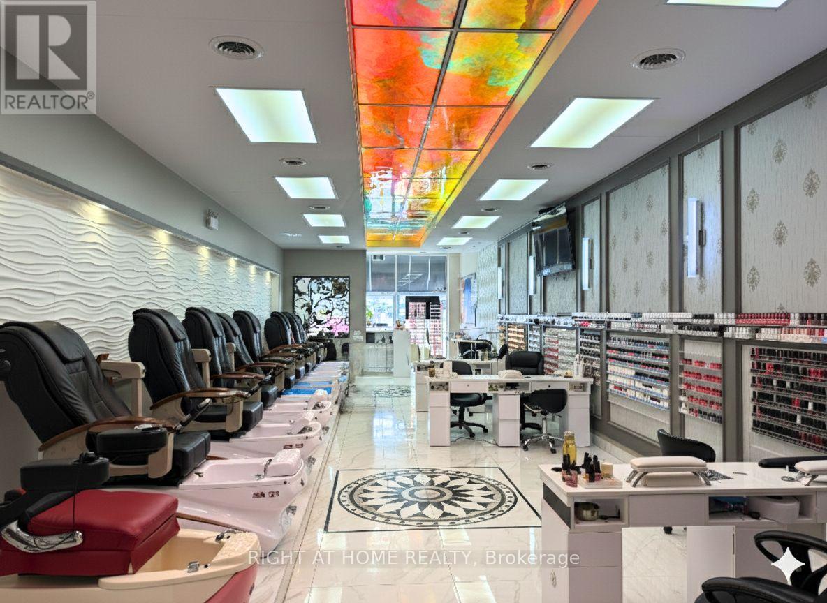 C3 - 115 First Commerce Drive, Aurora, Ontario  L4G 0G2 - Photo 4 - N12797414