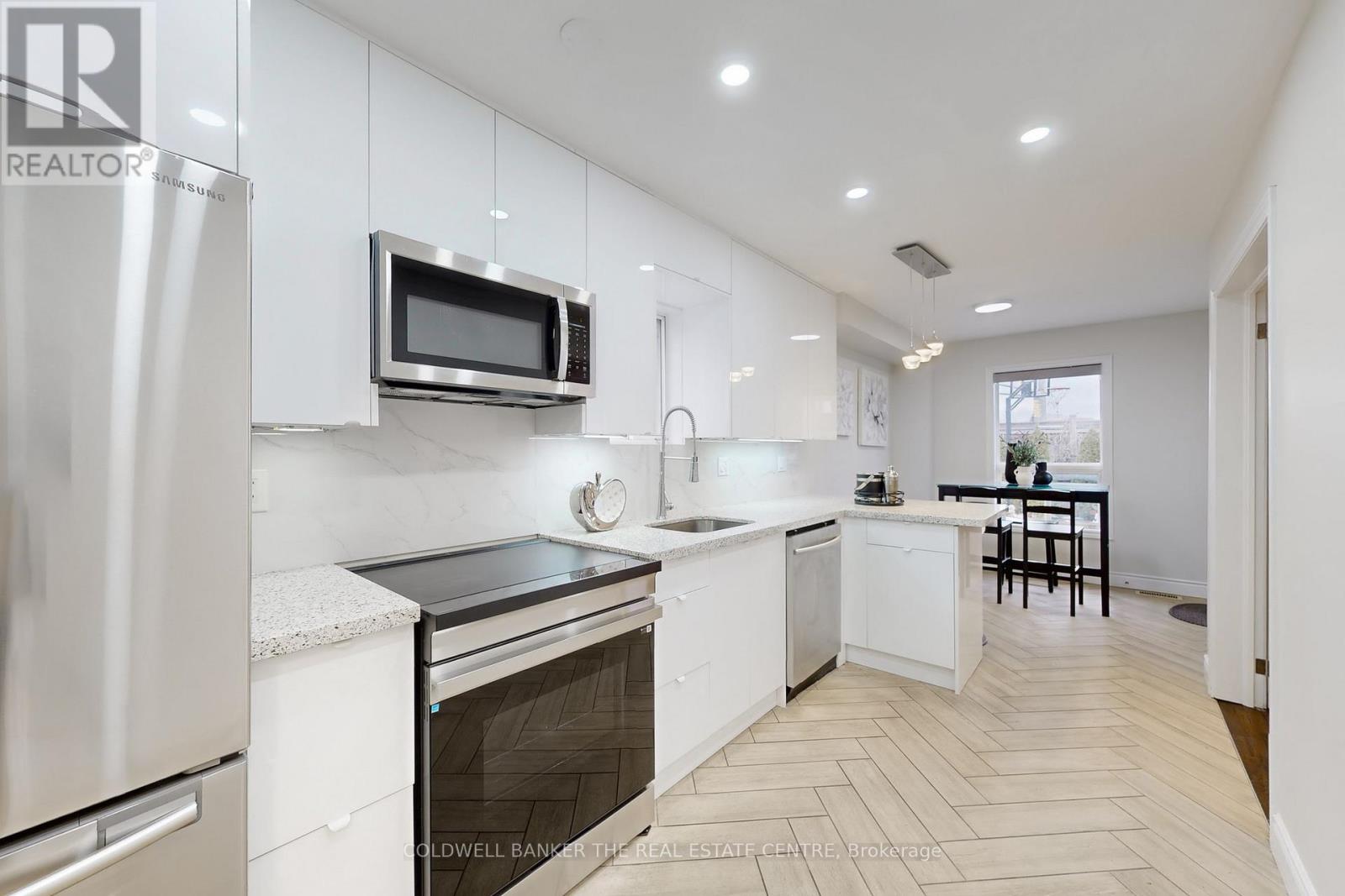 217 Stonebriar Drive N, Vaughan, Ontario  L6A 4A3 - Photo 8 - N12797458