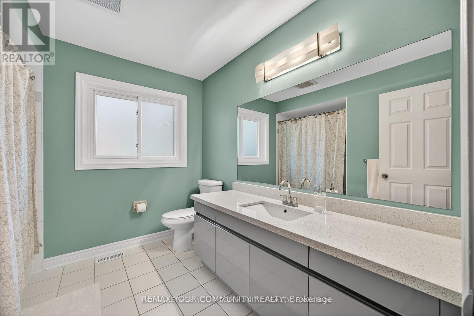 684 Exceller Circle, Newmarket, Ontario  L3X 1P4 - Photo 28 - N12797468