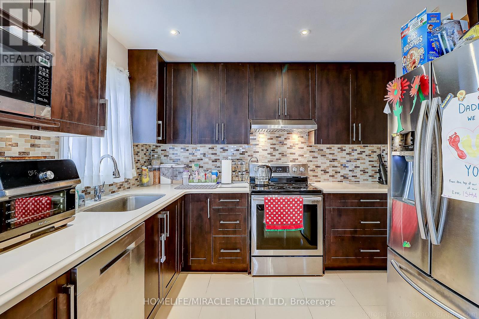 114 Martindale Crescent, Brampton, Ontario  L6X 2V1 - Photo 6 - W12797298