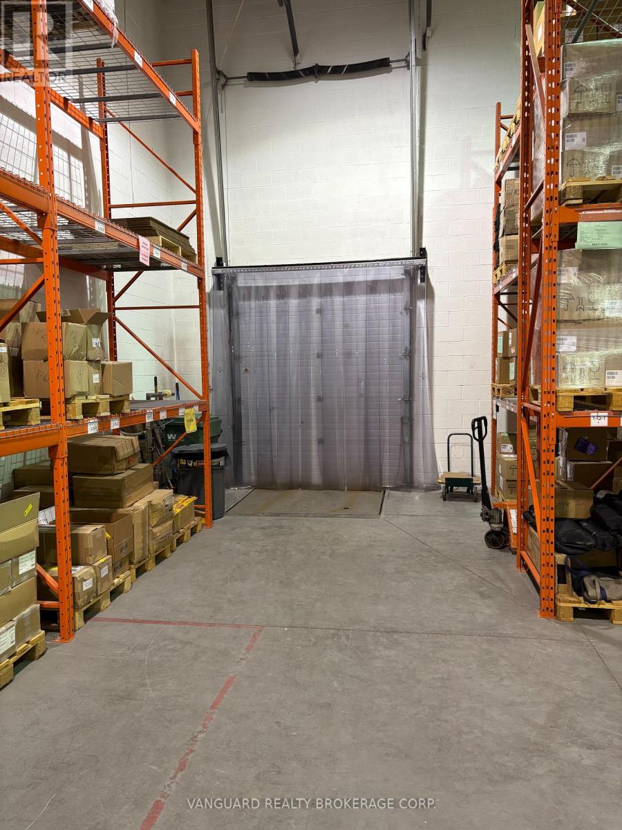 10 - 35 Nixon Road, Caledon, Ontario L7E 1K1 - Photo 3 - W12797306