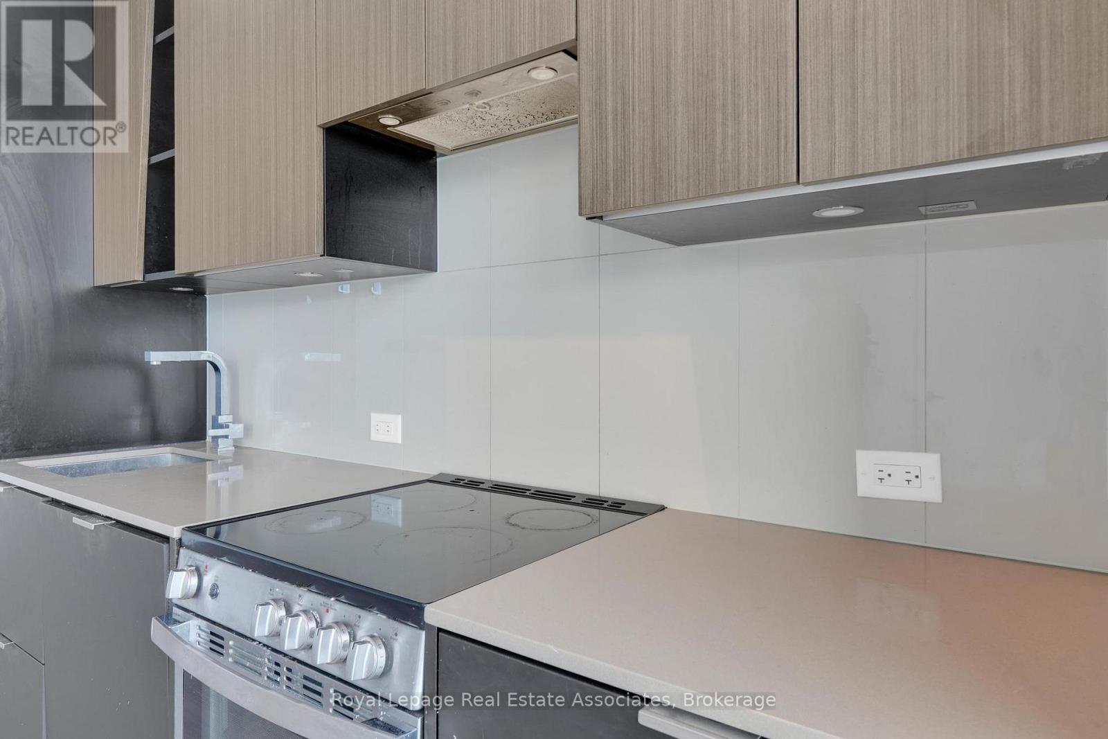 1909 - 3883 Quartz Road, Mississauga, Ontario  L5B 0M4 - Photo 6 - W12797320