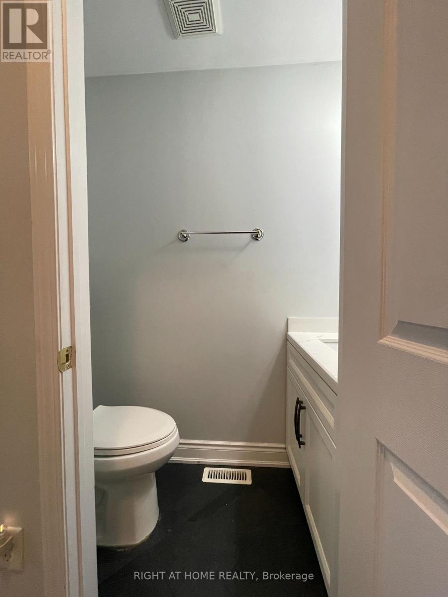 230 Fandango Drive, Brampton, Ontario  L6X 0M1 - Photo 7 - W12797390