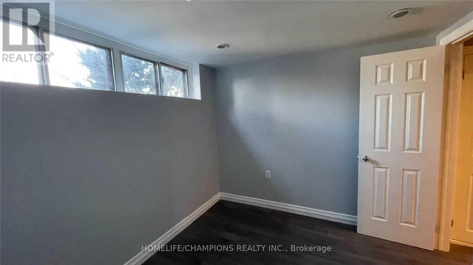 65 Whitburn Crescent, Toronto, Ontario  M3M 2S5 - Photo 12 - W12797412