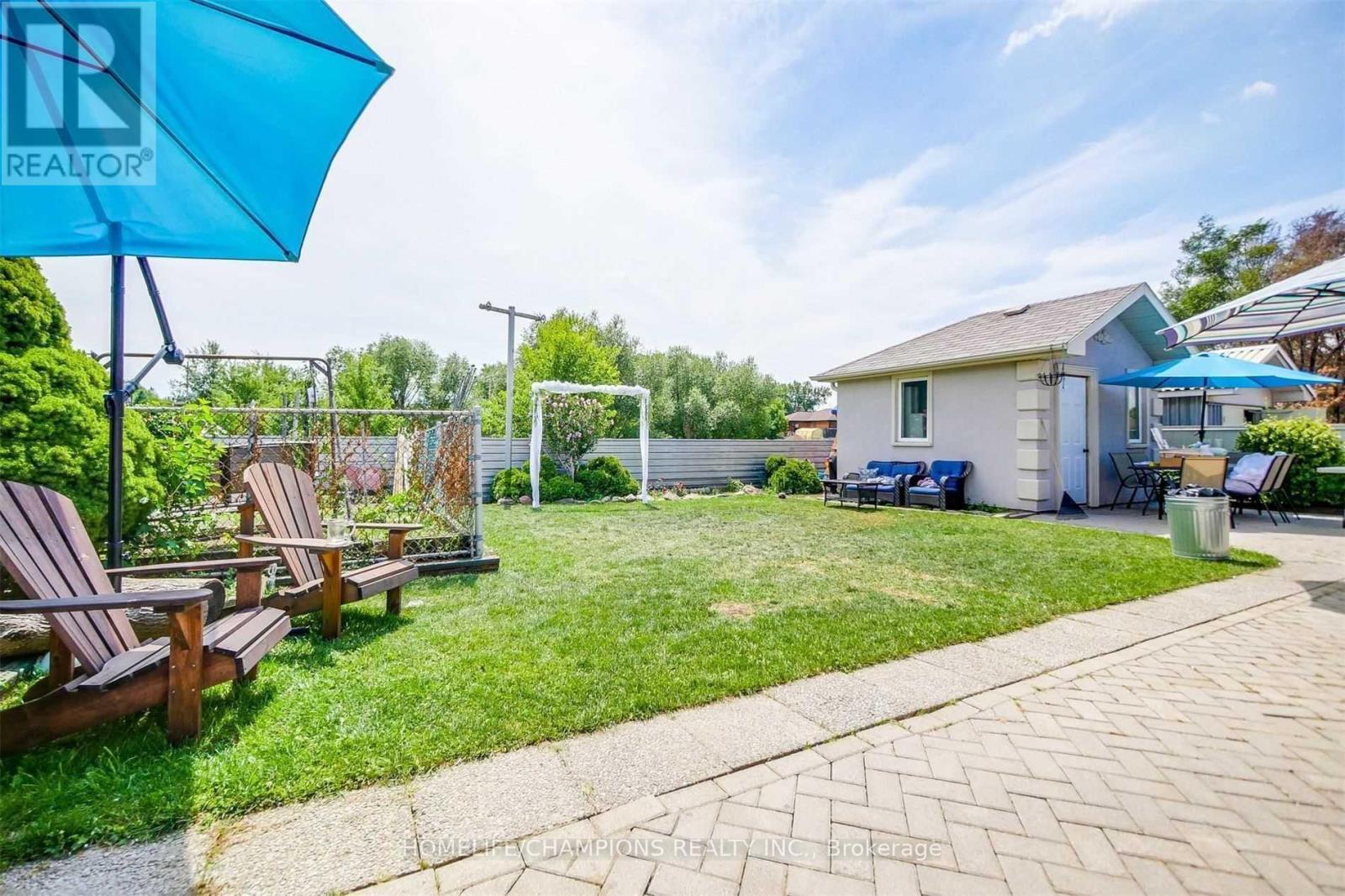 65 Whitburn Crescent, Toronto, Ontario  M3M 2S5 - Photo 18 - W12797412