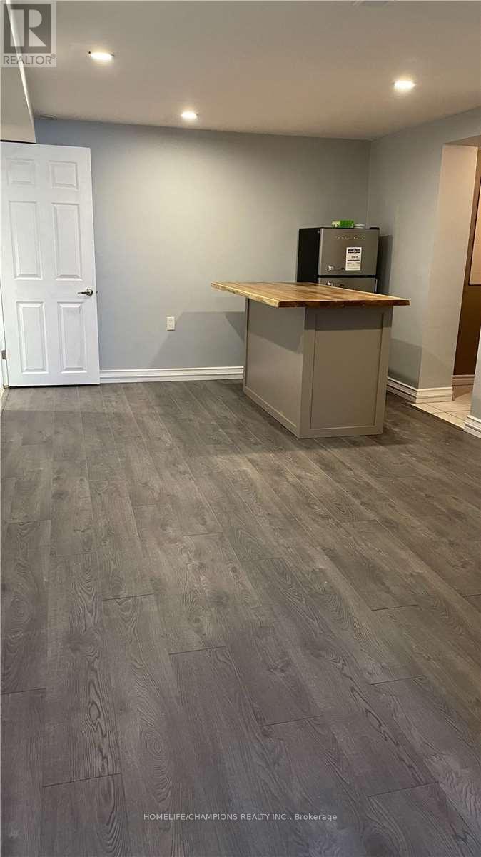 65 Whitburn Crescent, Toronto, Ontario  M3M 2S5 - Photo 8 - W12797412