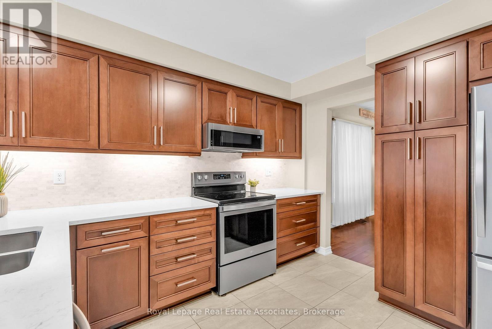 20 Jeremy Place, Brampton, Ontario  L6S 5K6 - Photo 17 - W12797442