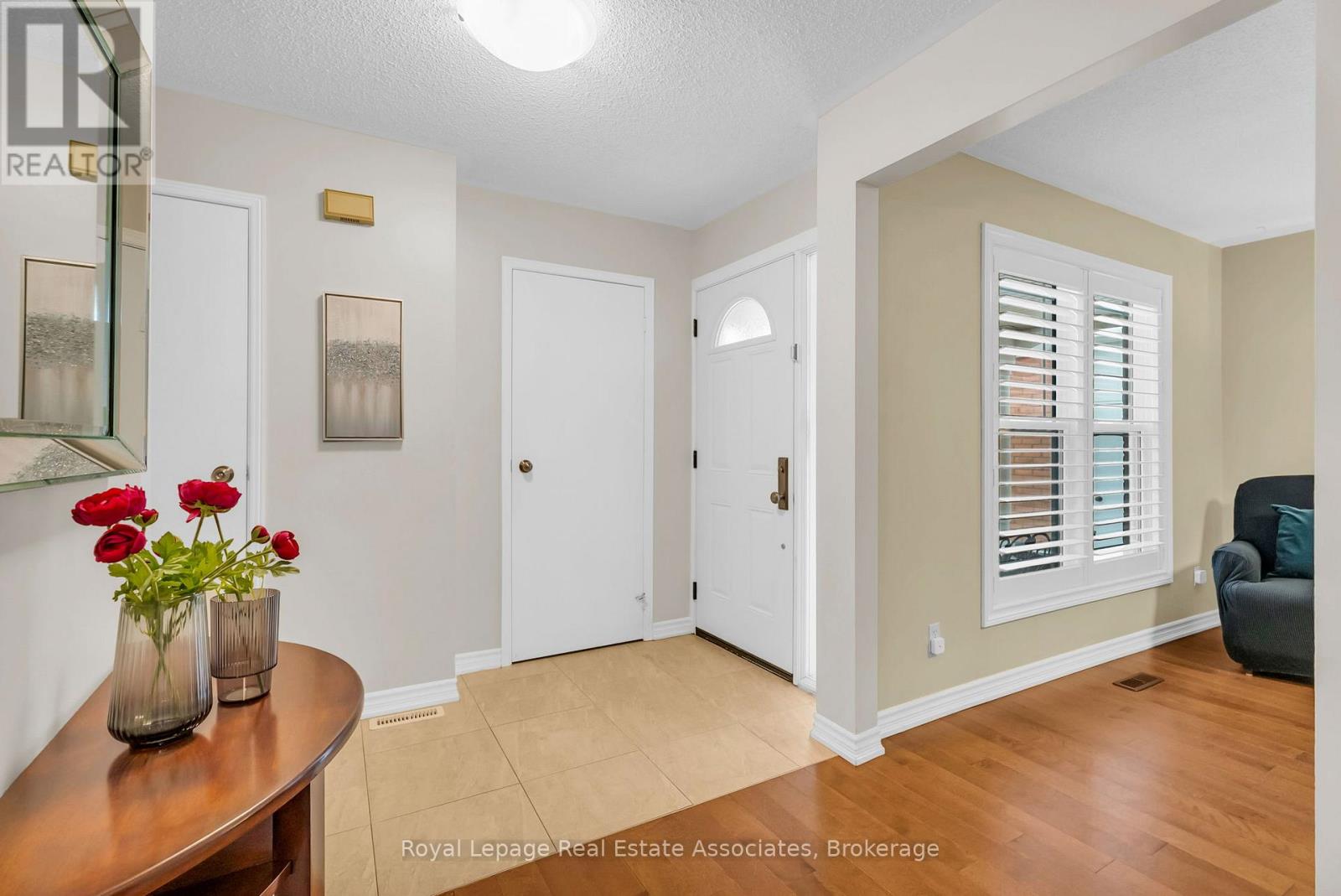 20 Jeremy Place, Brampton, Ontario  L6S 5K6 - Photo 6 - W12797442