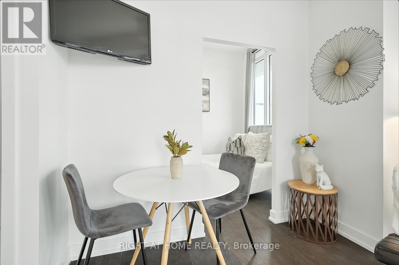 803 - 215 Veterans Drive S, Brampton, Ontario  L7A 4S6 - Photo 11 - W12797496