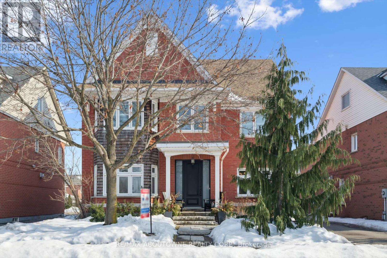 256 Lexington Road, Oakville, Ontario  L6H 6L9 - Photo 1 - W12797502