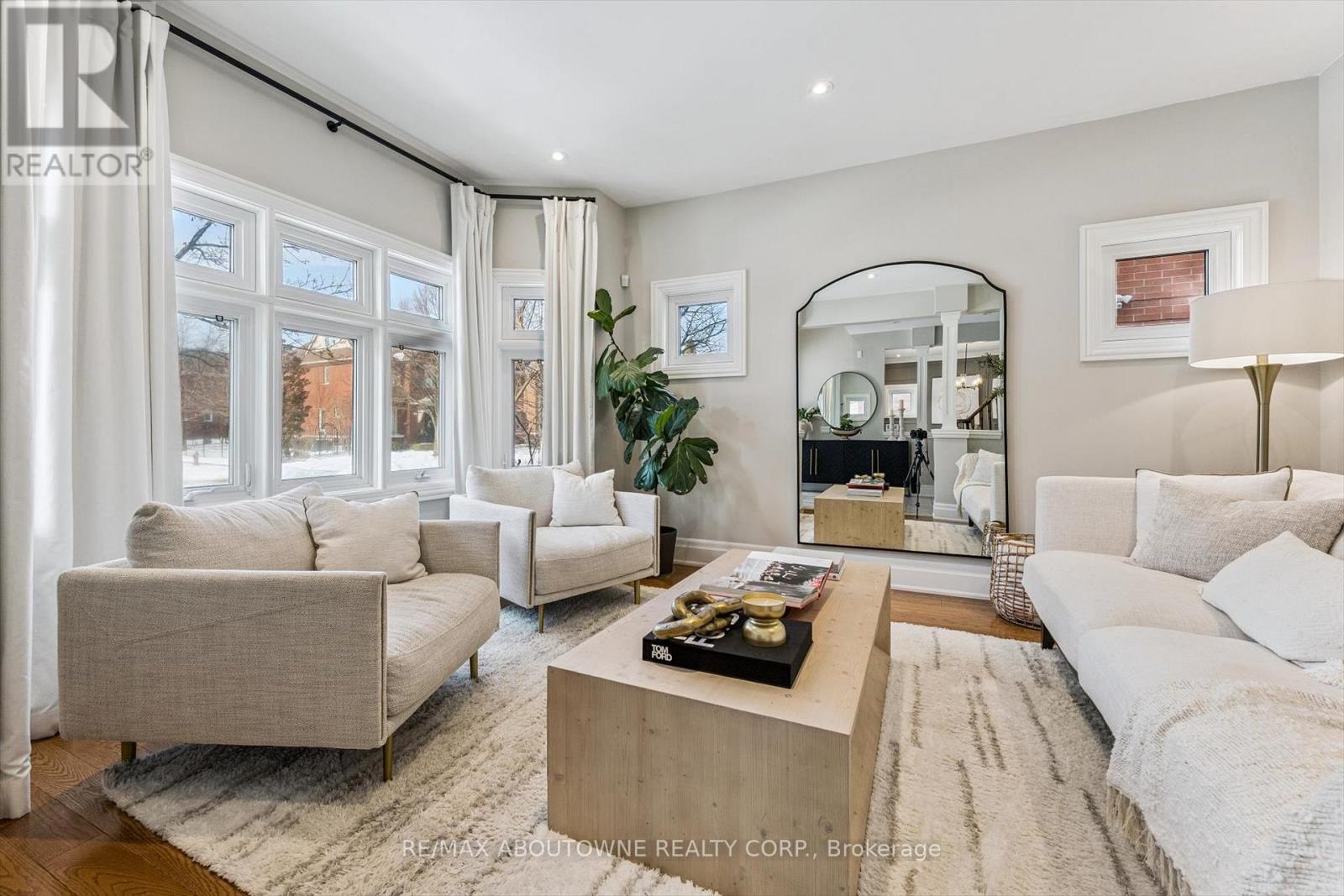 256 Lexington Road, Oakville, Ontario  L6H 6L9 - Photo 7 - W12797502