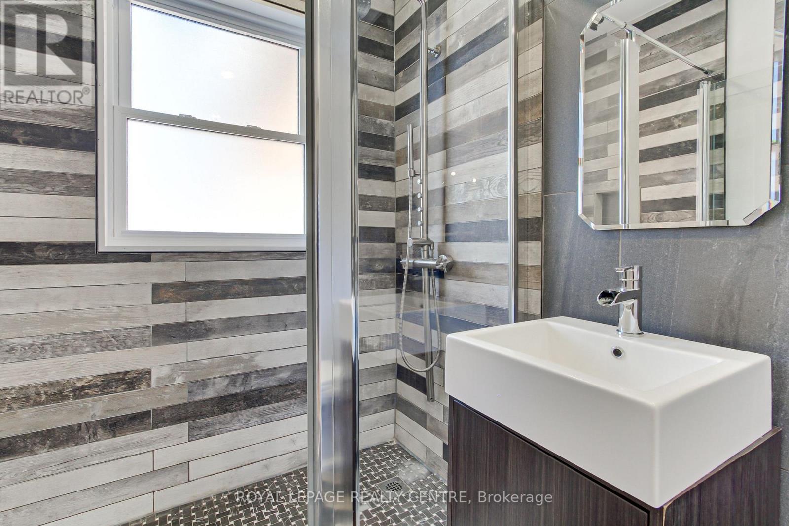 Main - 2552 Whaley Drive, Mississauga, Ontario  L5B 1X2 - Photo 22 - W12797514