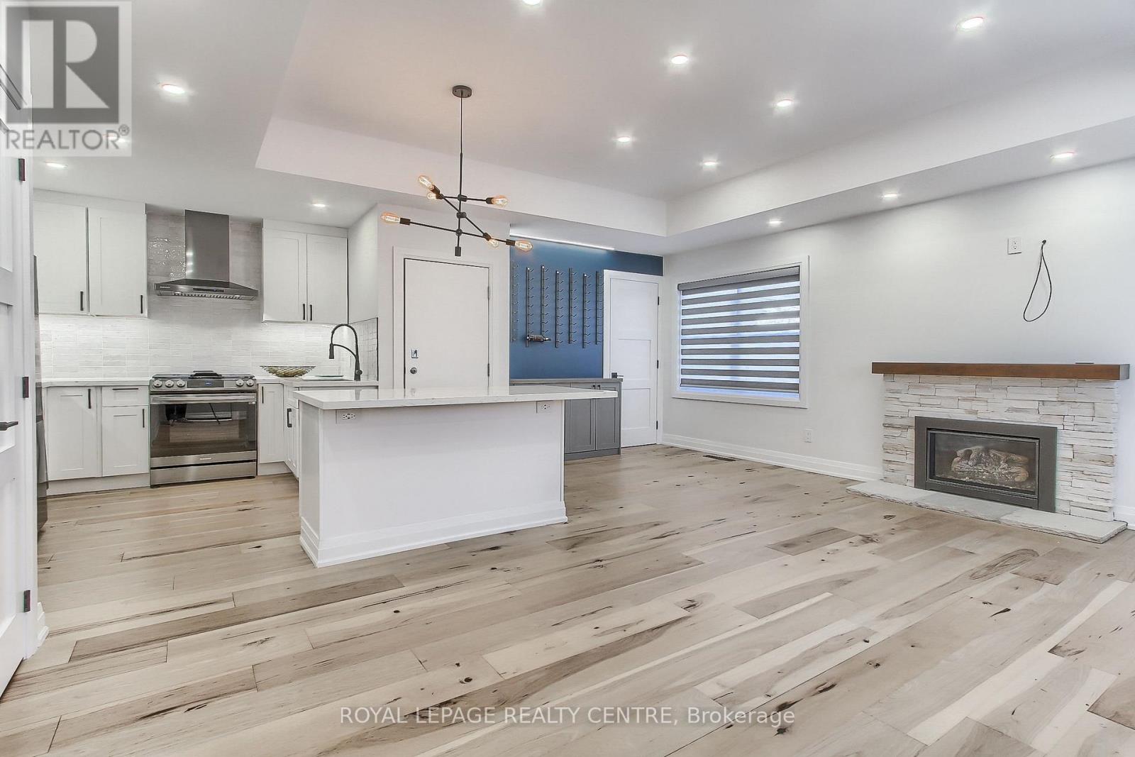 Main - 2552 Whaley Drive, Mississauga, Ontario  L5B 1X2 - Photo 7 - W12797514